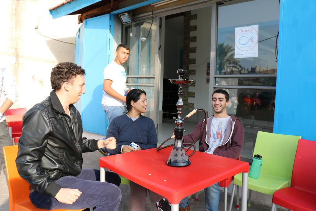 Juha'S Guesthouse - Zarqa Bay Jisr ez Zarqa Bagian luar foto
